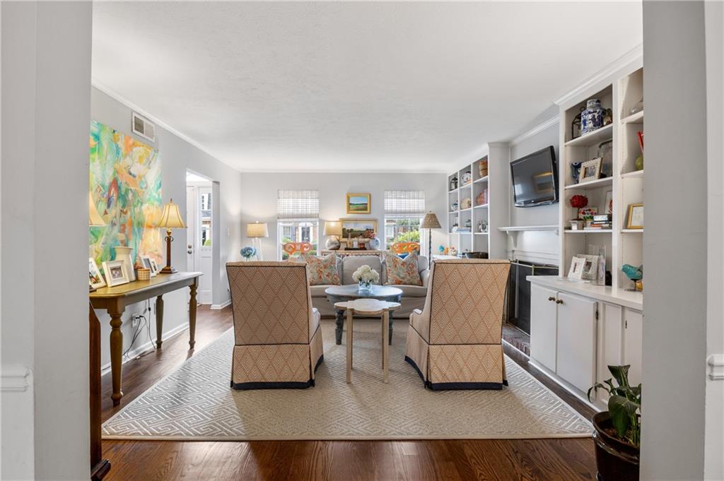 1 Bassett Hall Place NW