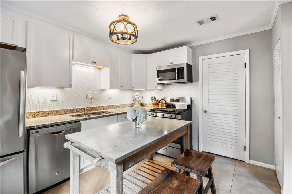1 Bassett Hall Place NW