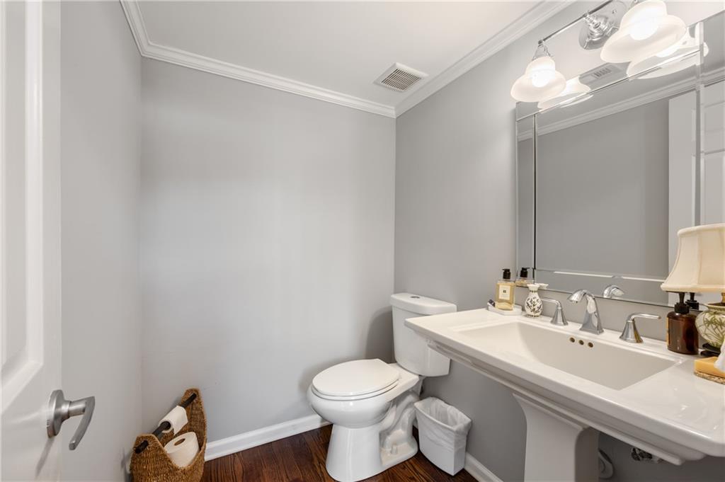1 Bassett Hall Place NW