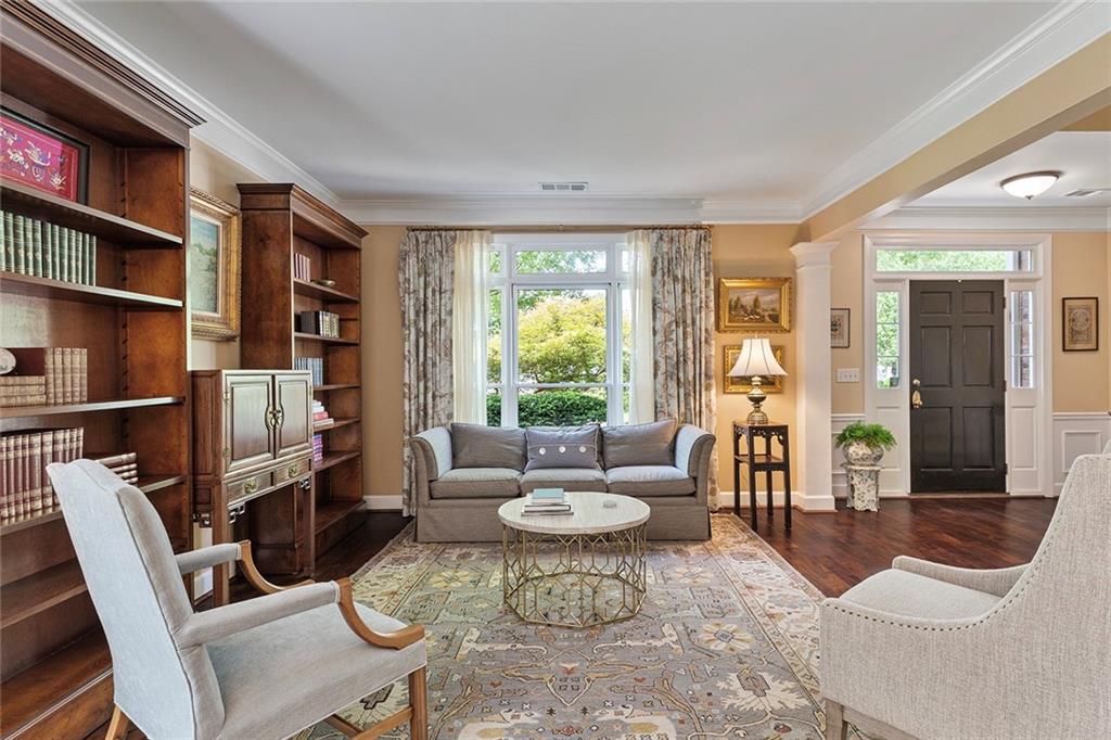 765 Glenridge Close Drive