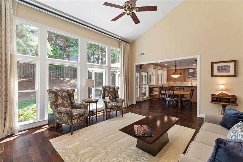 765 Glenridge Close Drive