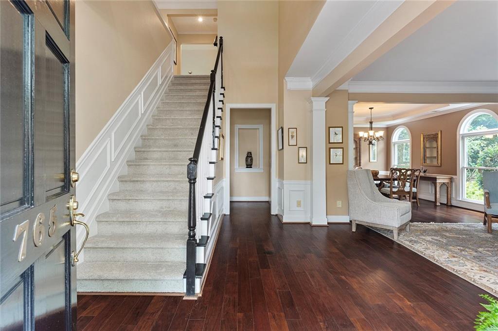 765 Glenridge Close Drive