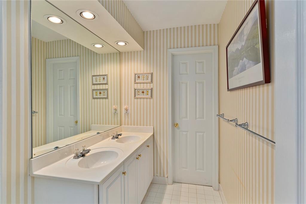 765 Glenridge Close Drive