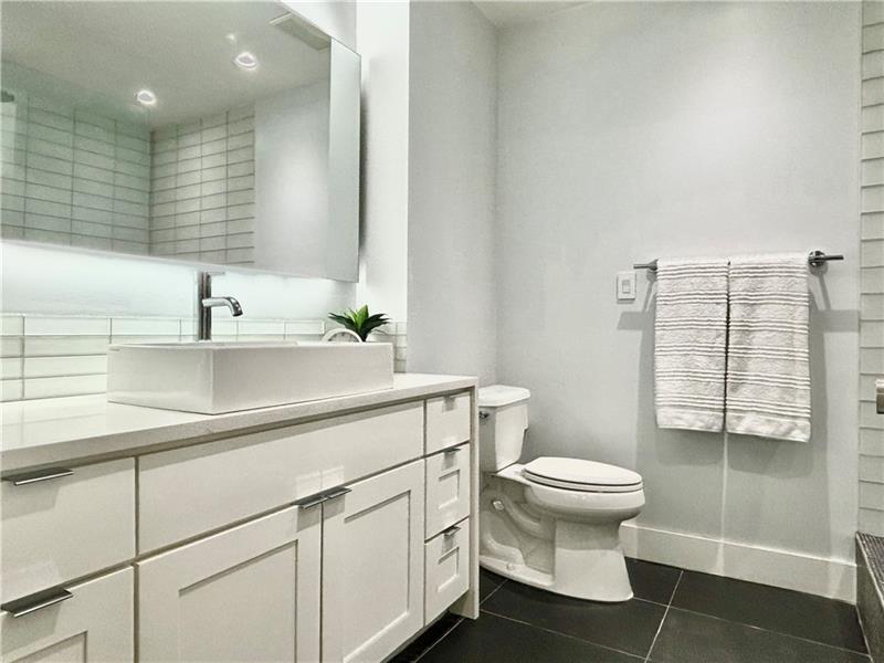 90 Fairlie Street NW Unit 402