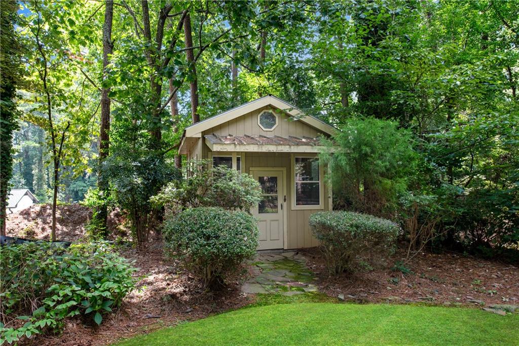 3929 Menlo Drive