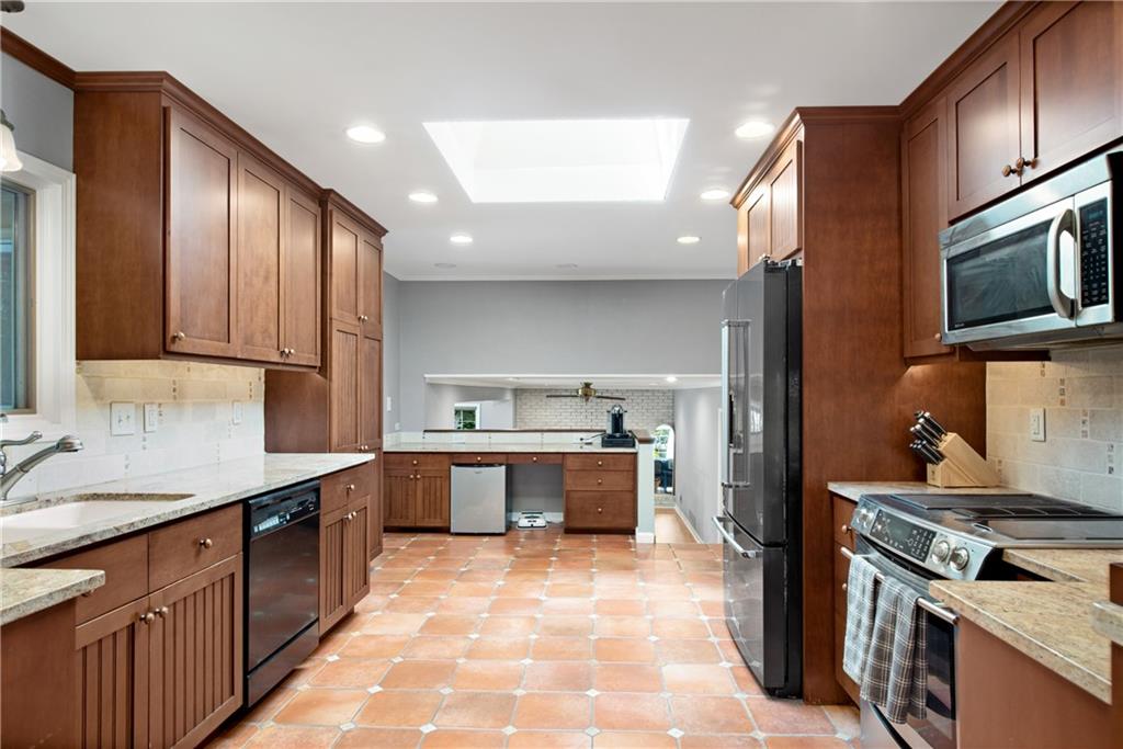 3929 Menlo Drive