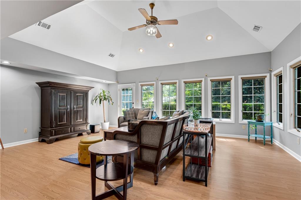 3929 Menlo Drive