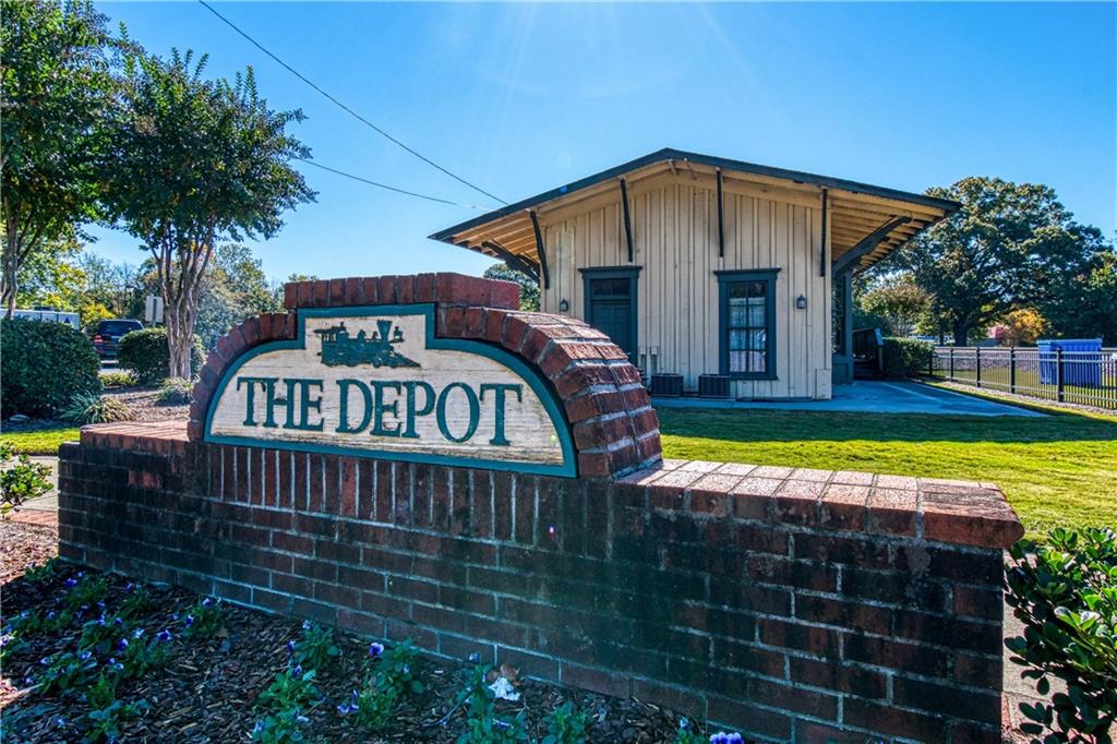 1988 Deco Drive
