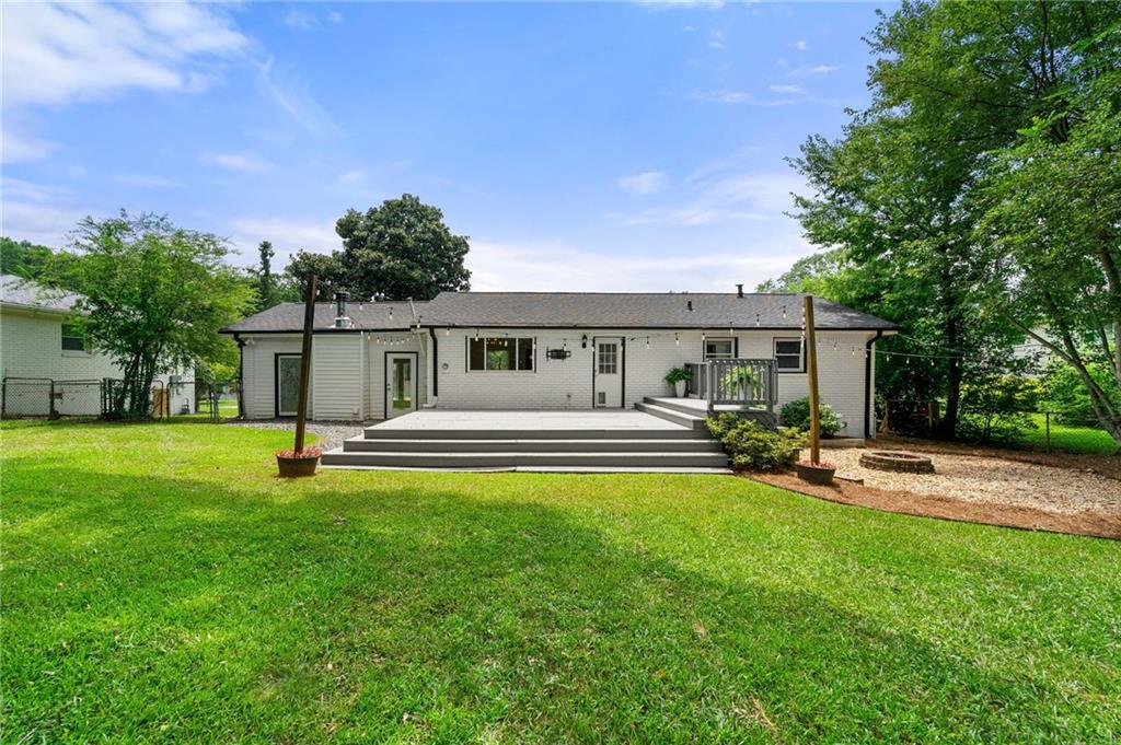 1913 Heathridge Court SE
