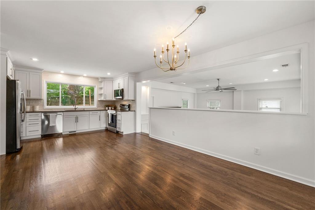 1913 Heathridge Court SE