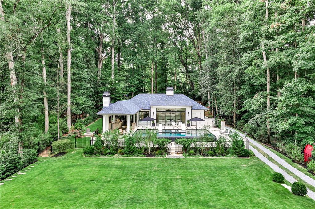 822 Oakdale Road NE