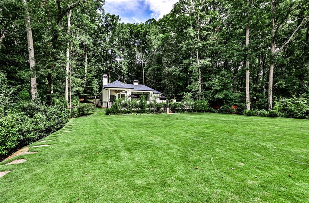 822 Oakdale Road NE