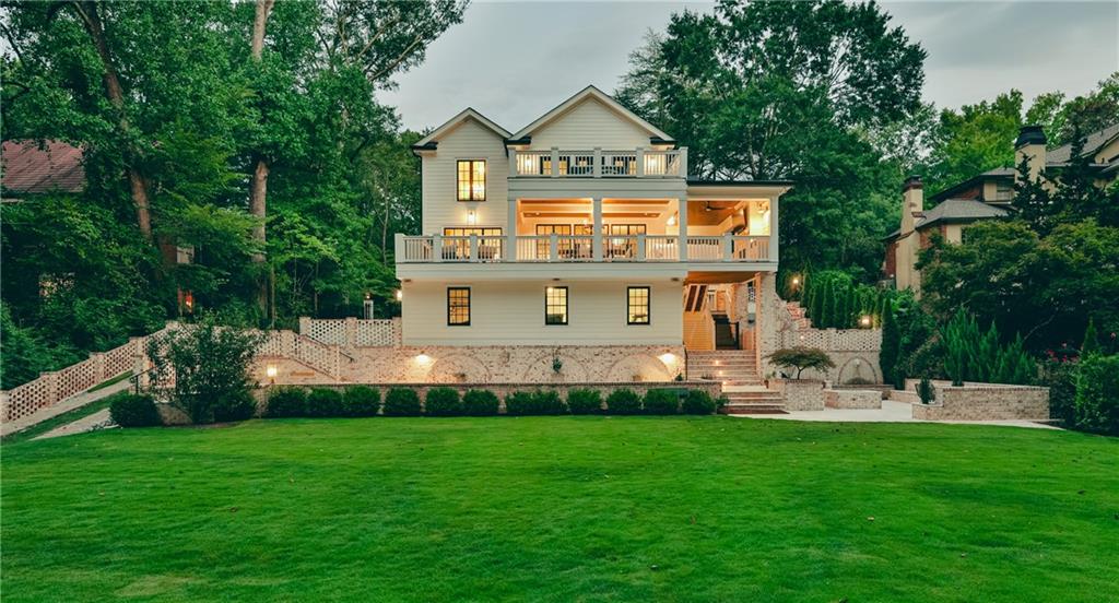 822 Oakdale Road NE