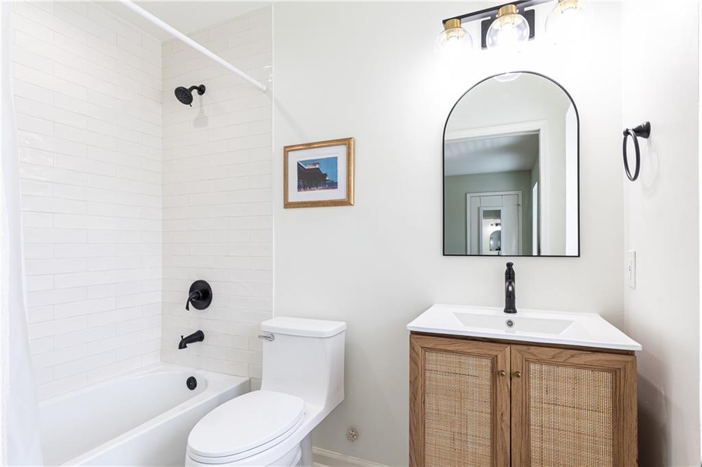 13 George Wythe Place NW