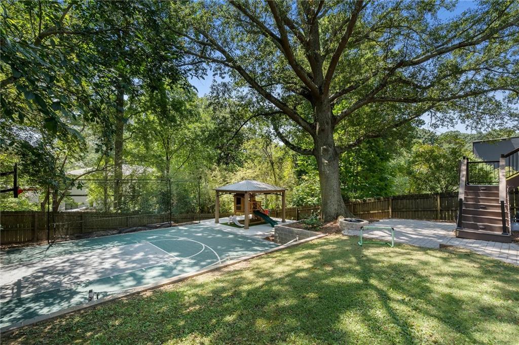 1117 Country Lane NE