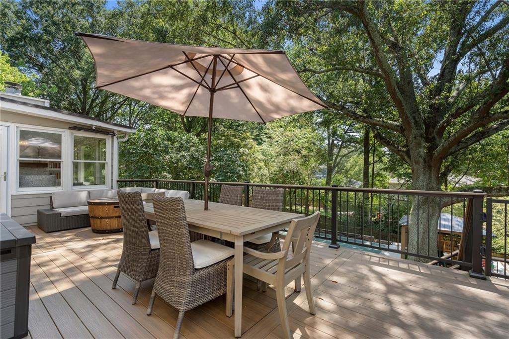1117 Country Lane NE