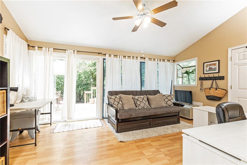 719 Anderson Walk