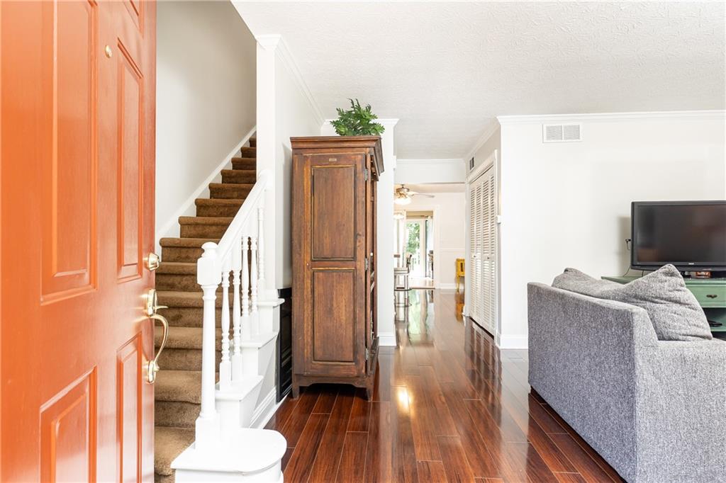 719 Anderson Walk
