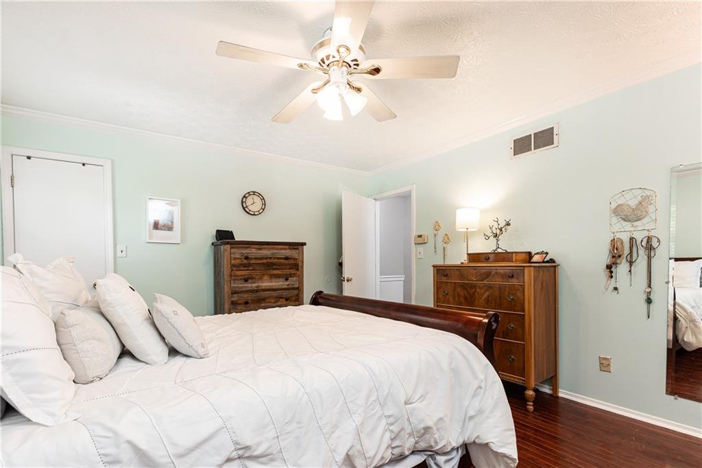 719 Anderson Walk