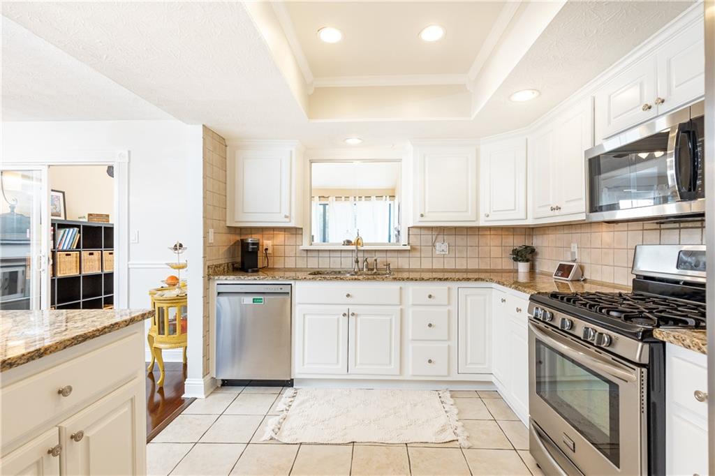 719 Anderson Walk