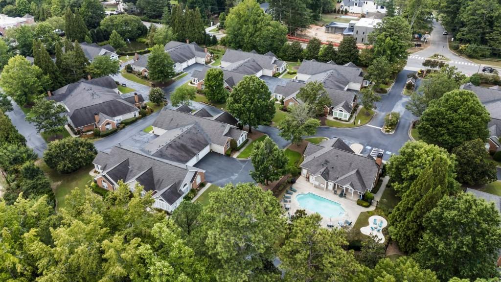 11102 Windrush Lane
