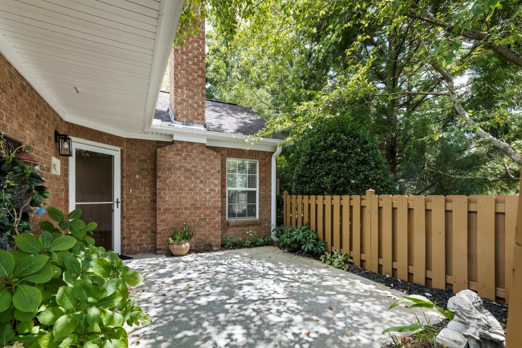 11102 Windrush Lane