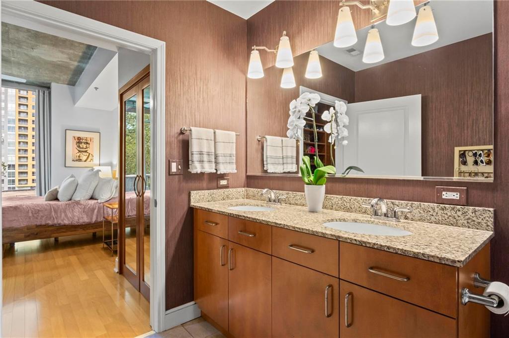 950 W Peachtree Street NW Unit 814