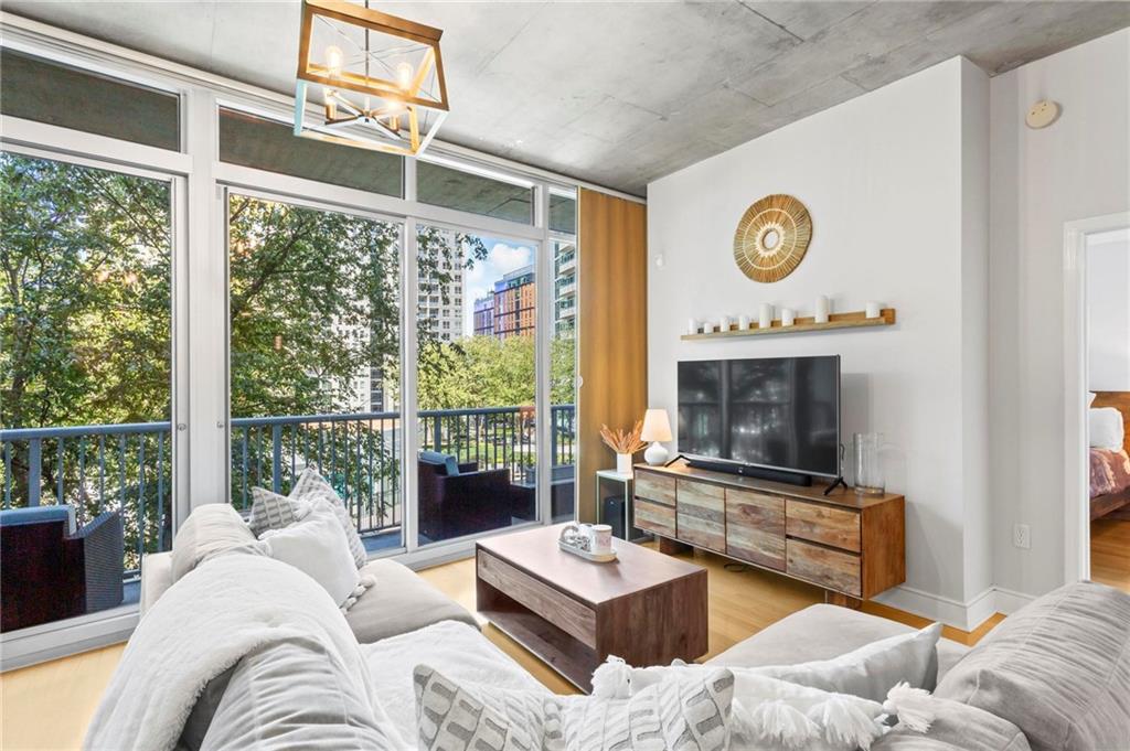 950 W Peachtree Street NW Unit 814