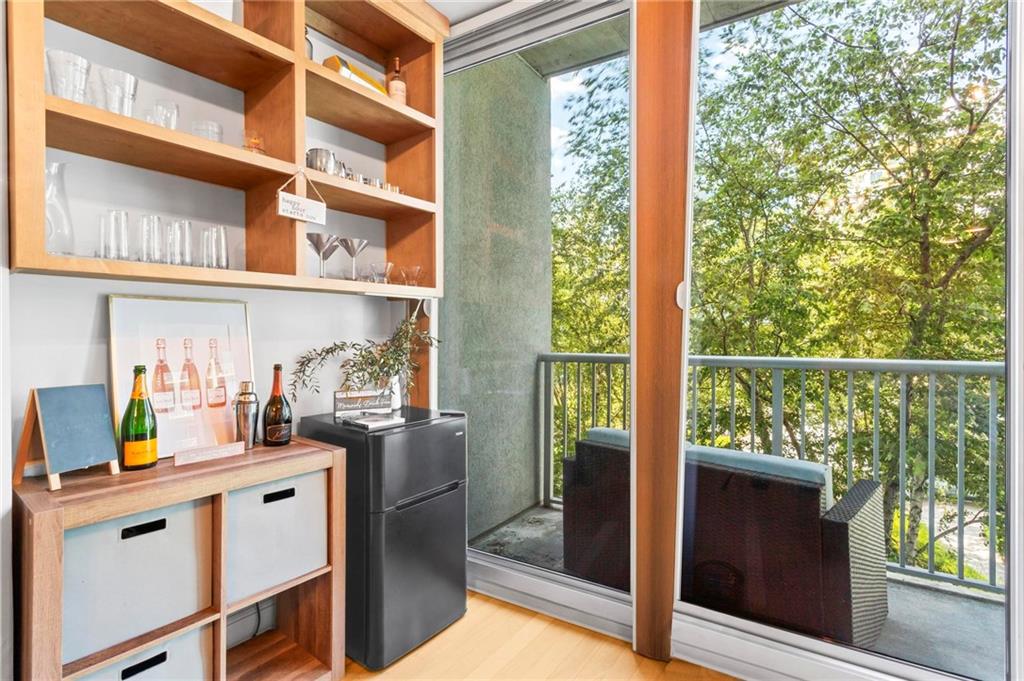 950 W Peachtree Street NW Unit 814
