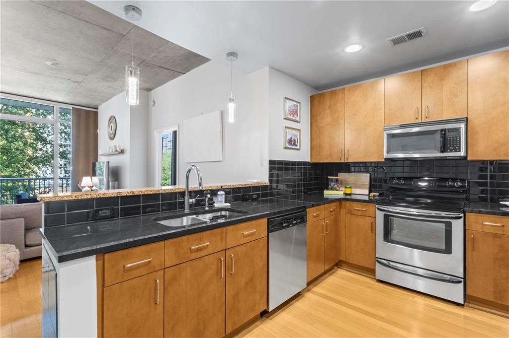 950 W Peachtree Street NW Unit 814