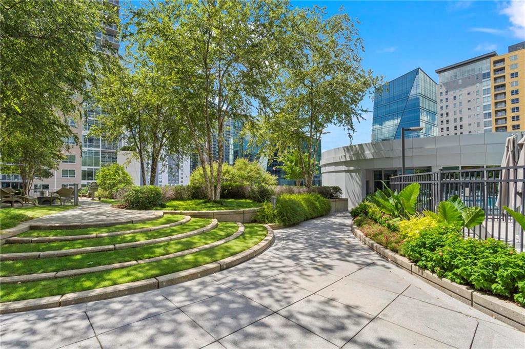 950 W Peachtree Street NW Unit 814