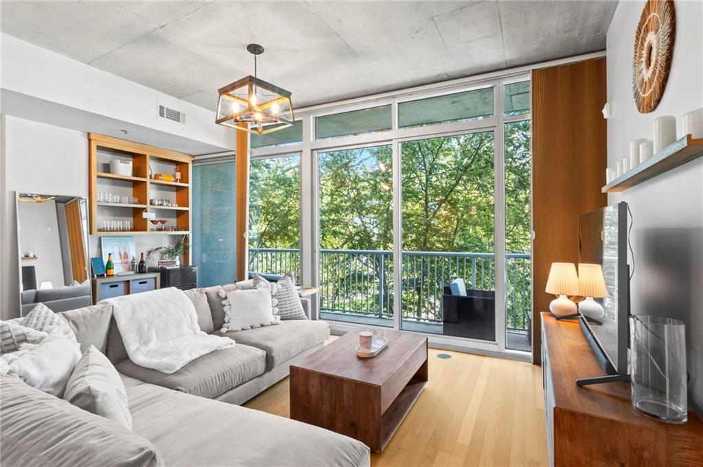 950 W Peachtree Street NW Unit 814