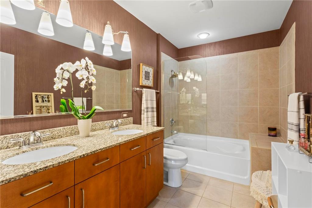950 W Peachtree Street NW Unit 814