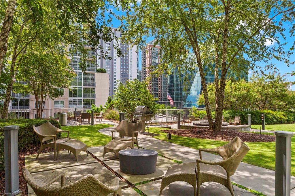 950 W Peachtree Street NW Unit 814