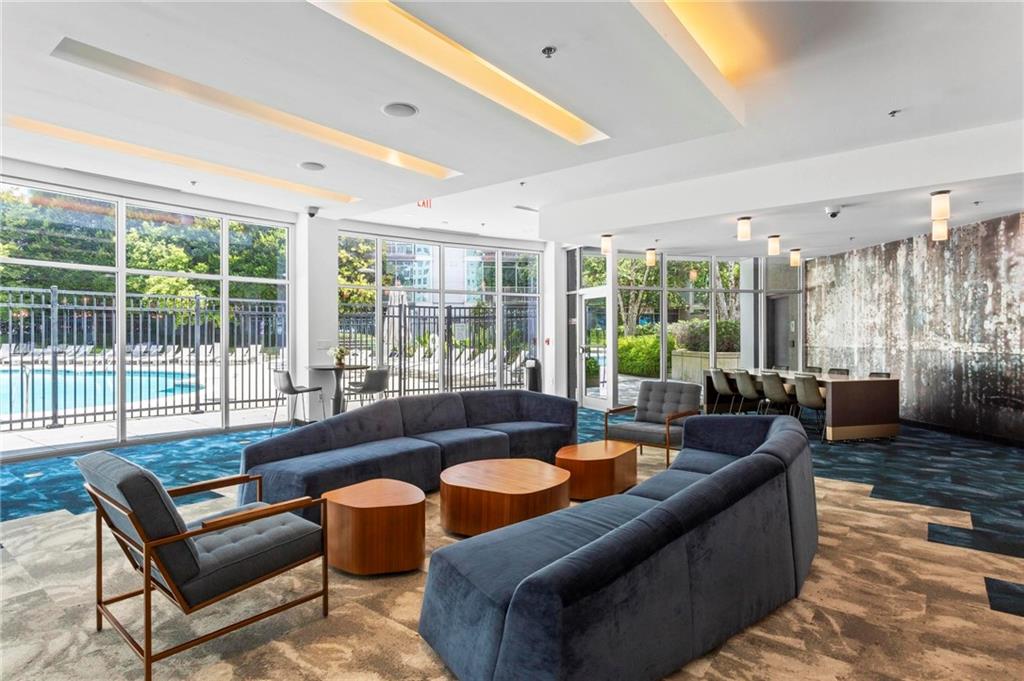 950 W Peachtree Street NW Unit 814