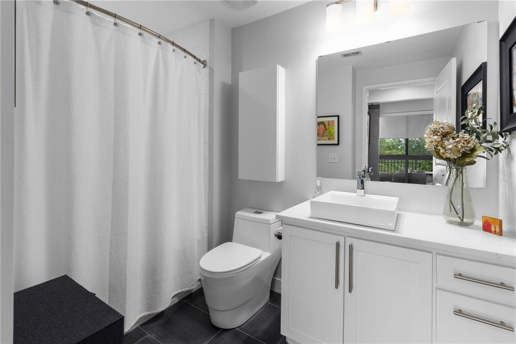 563 Memorial Drive SE Unit 407