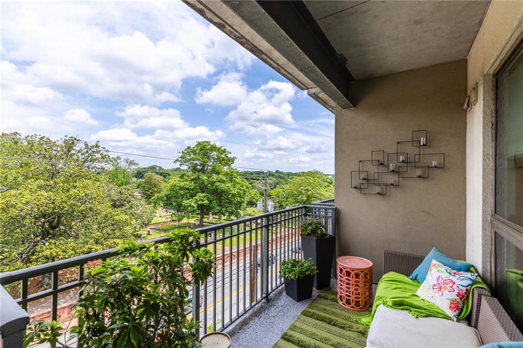 563 Memorial Drive SE Unit 407