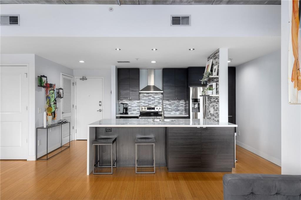 563 Memorial Drive SE Unit 407