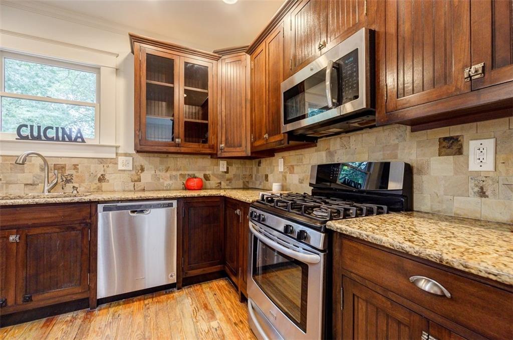 54 BATES Avenue SE