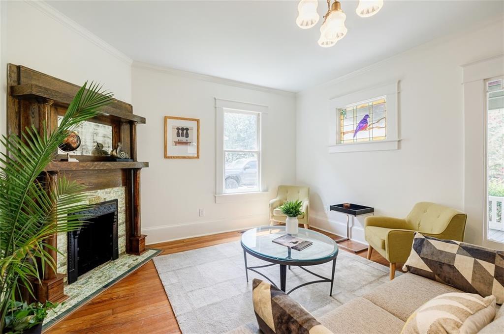 54 BATES Avenue SE