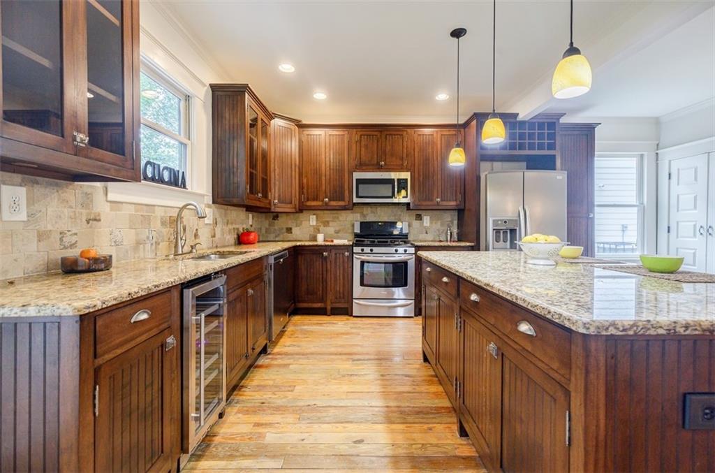 54 BATES Avenue SE