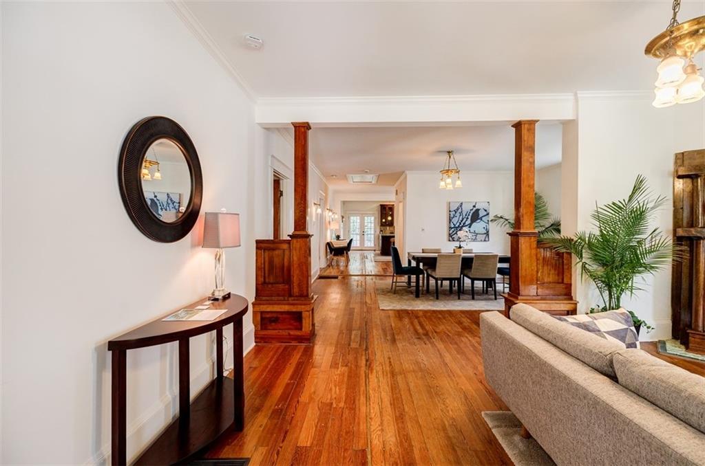 54 BATES Avenue SE