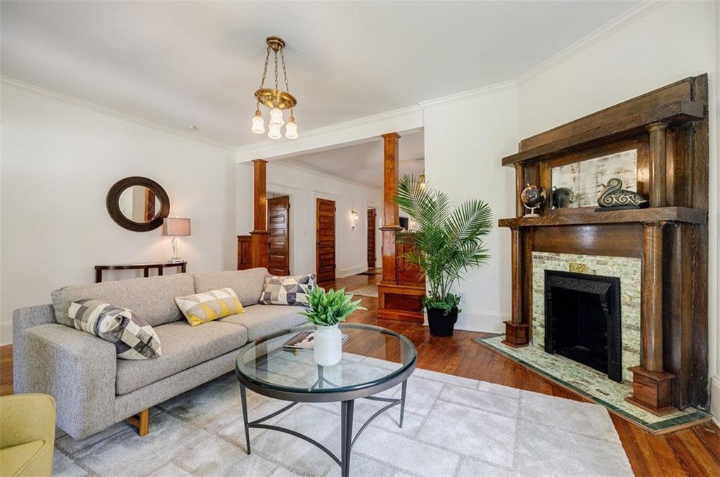 54 BATES Avenue SE