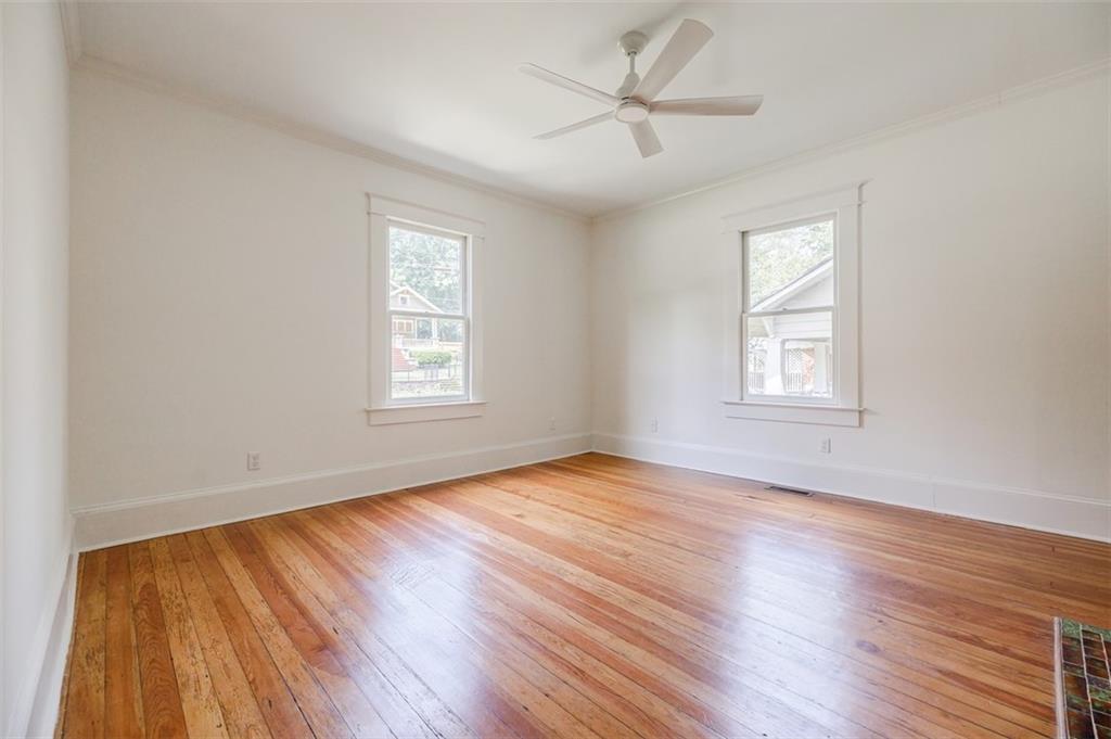 54 BATES Avenue SE