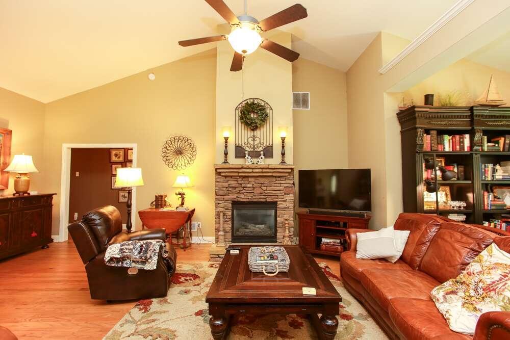 313 Wooded Glen Lane