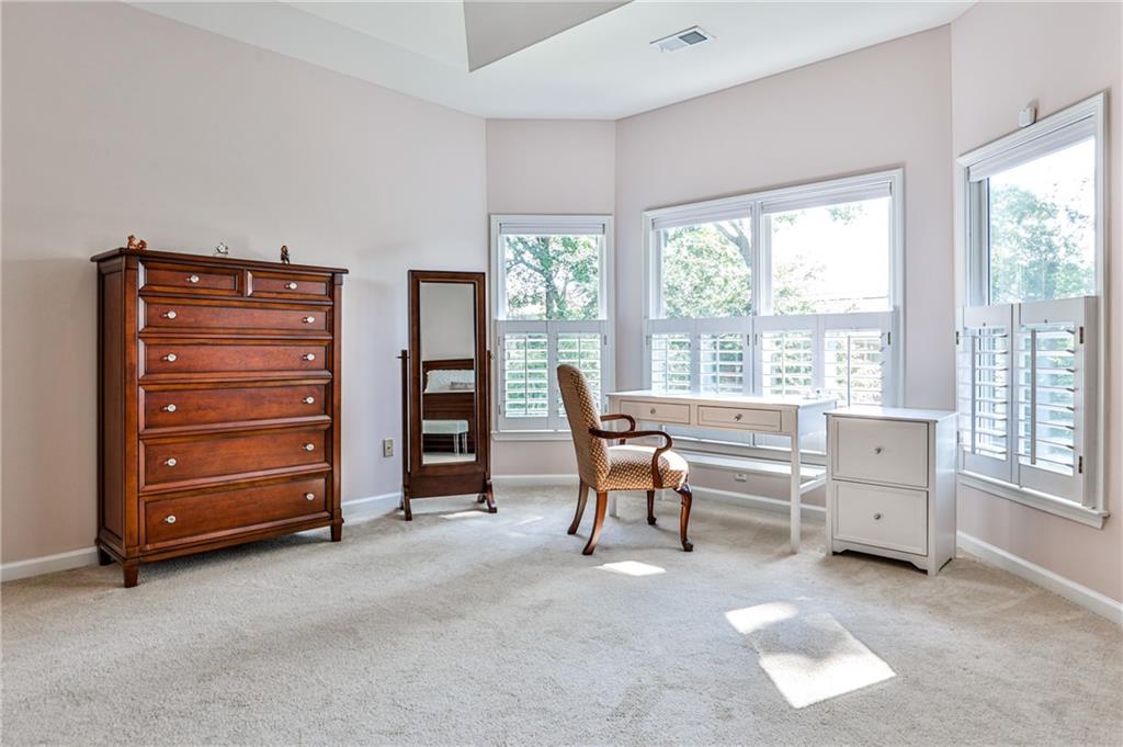 1911 New Haven Court SE