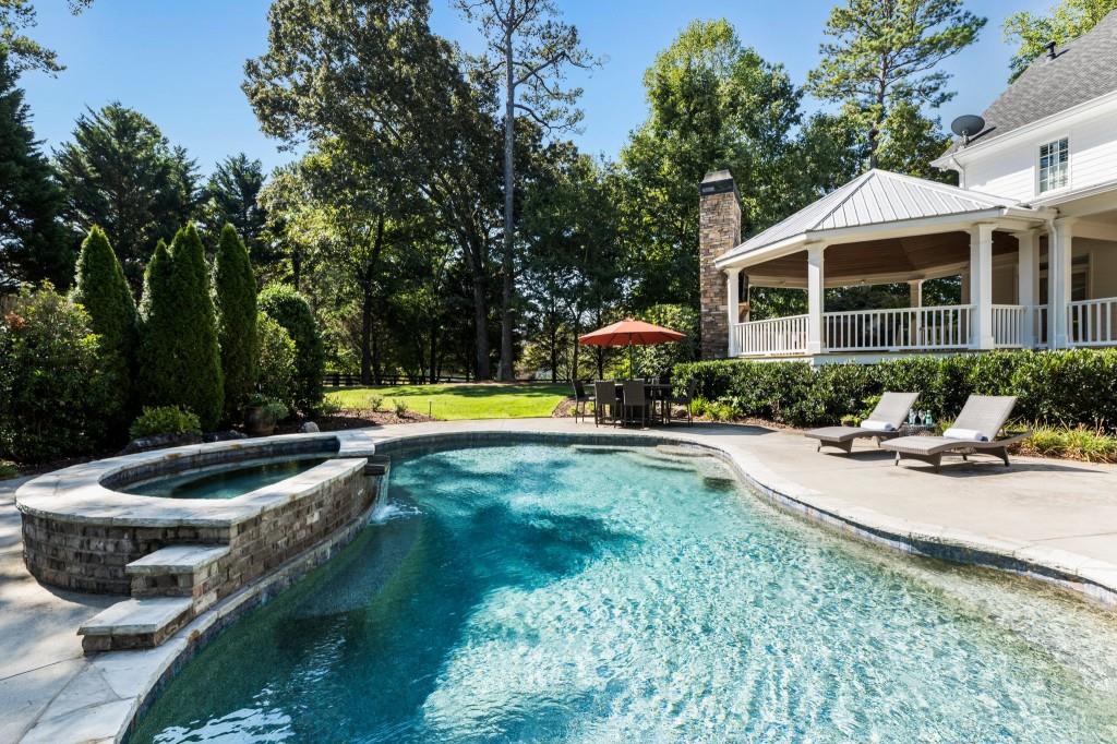 925 Pleasant Hollow Trail