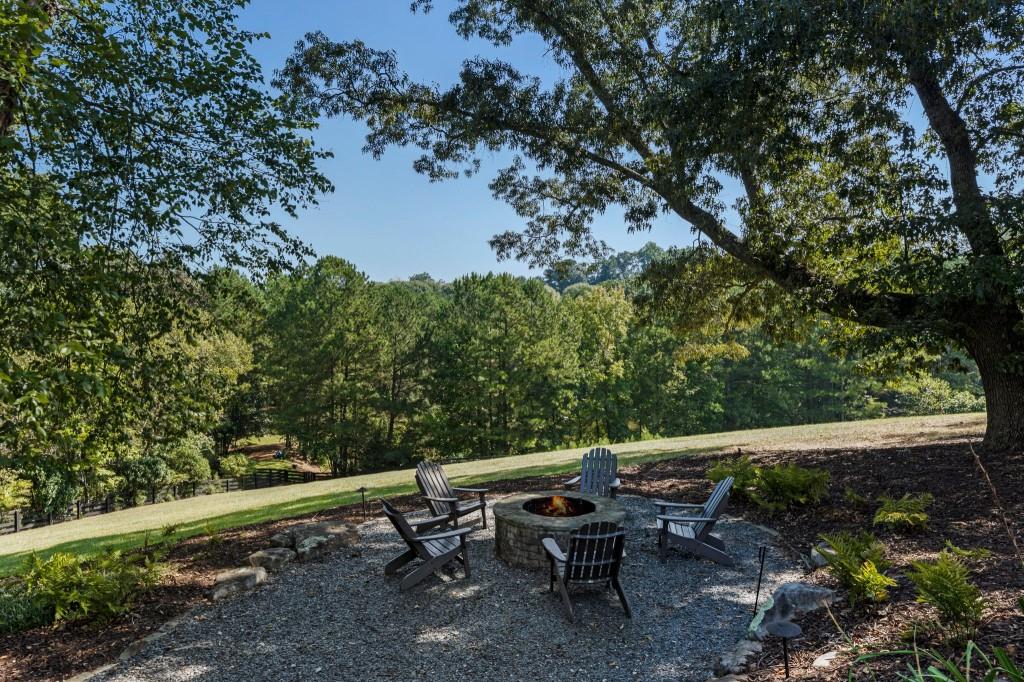 925 Pleasant Hollow Trail