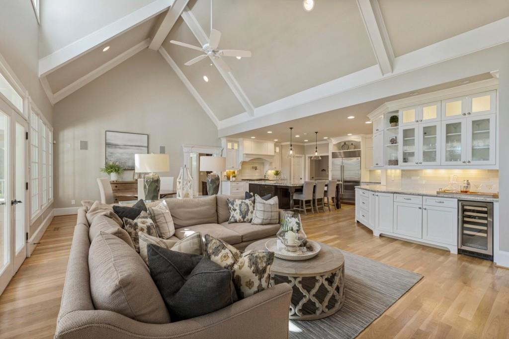925 Pleasant Hollow Trail