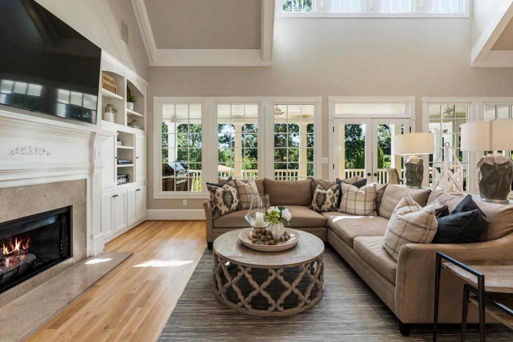 925 Pleasant Hollow Trail